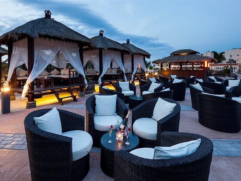 Invisa Hotel Club Cala Blanca Playa DPlaya Des Figueral 3*,  España